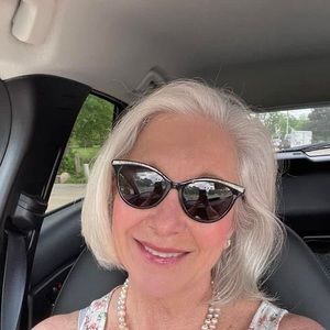 Meet your Posher, Andrea